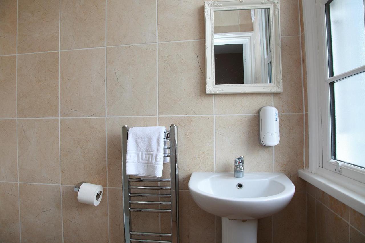 Hampton Court Hotel イースト・モールジー エクステリア 写真